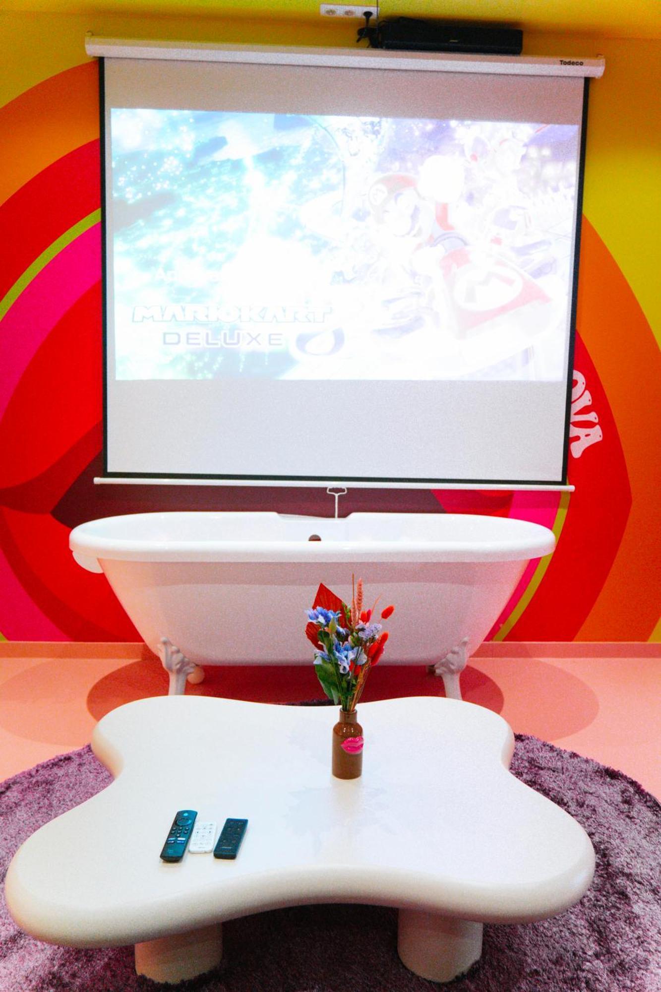 Capsule Girl Power Spa - Balneo - Sauna - Karaoke - Billard - 2 Chambres Charleroi Zewnętrze zdjęcie