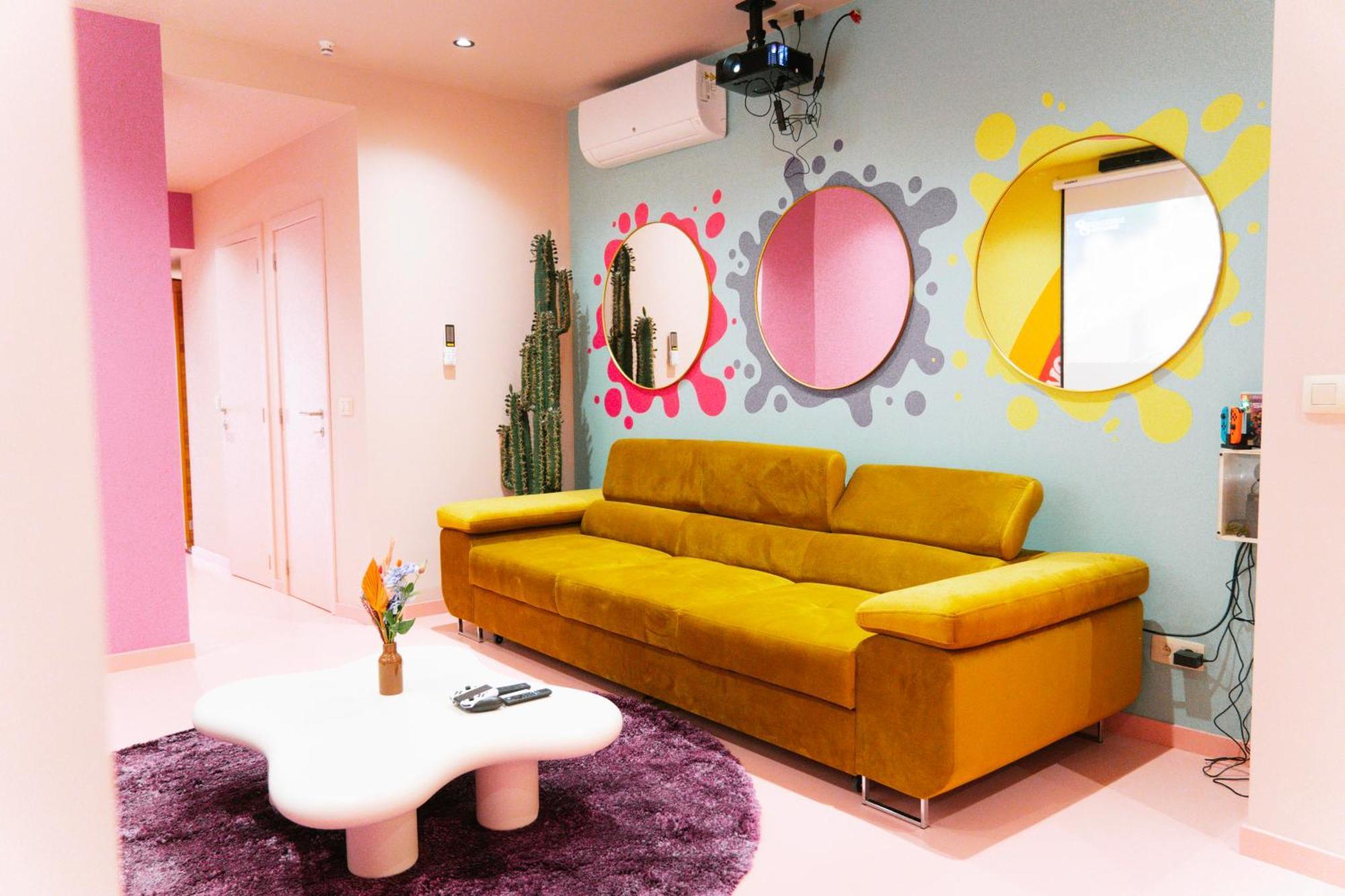 Capsule Girl Power Spa - Balneo - Sauna - Karaoke - Billard - 2 Chambres Charleroi Zewnętrze zdjęcie