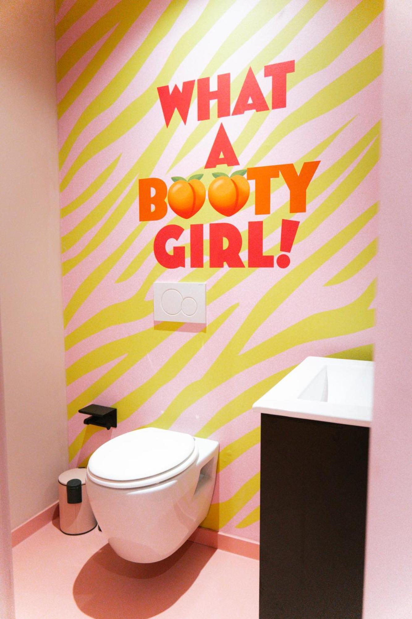 Capsule Girl Power Spa - Balneo - Sauna - Karaoke - Billard - 2 Chambres Charleroi Zewnętrze zdjęcie