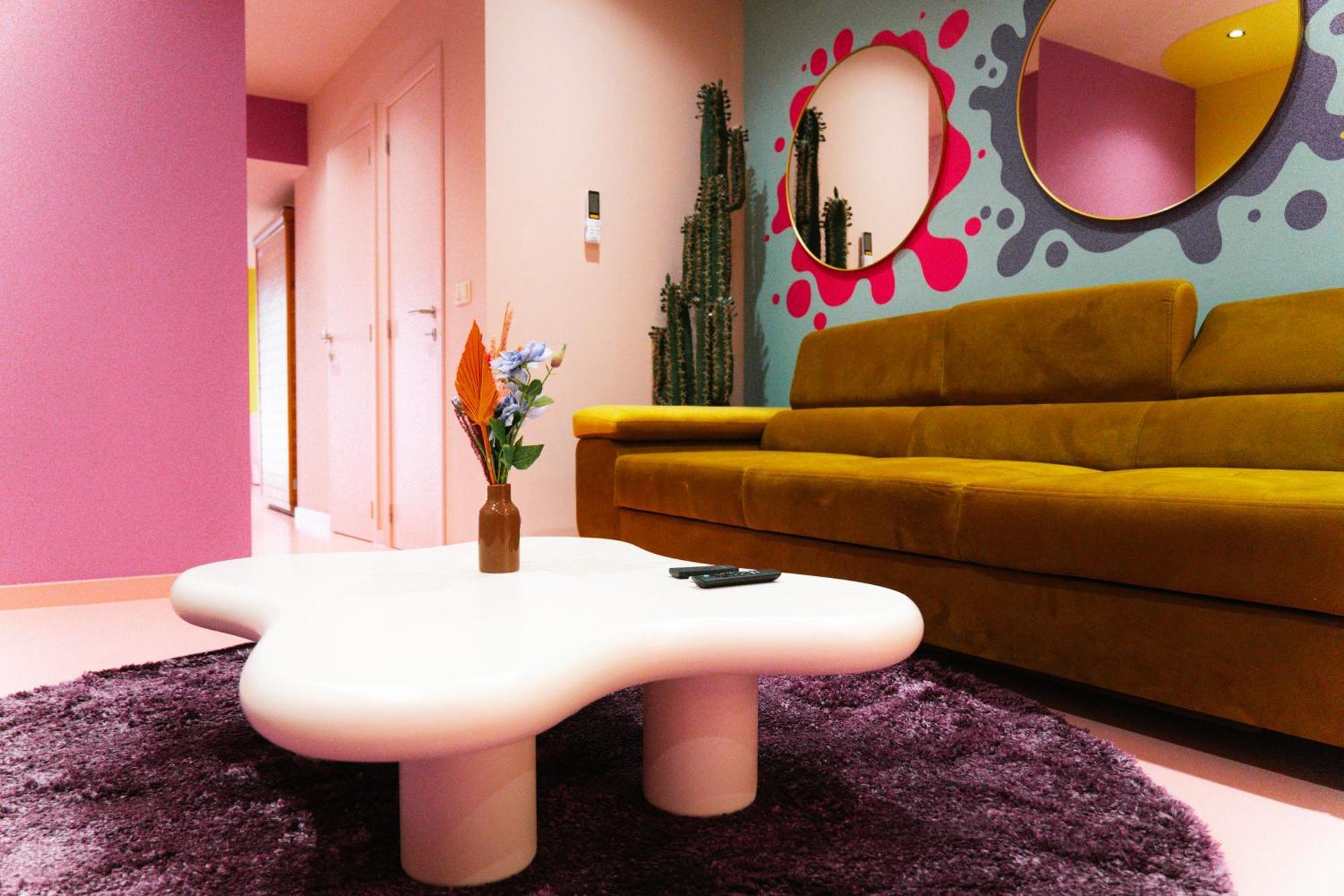 Capsule Girl Power Spa - Balneo - Sauna - Karaoke - Billard - 2 Chambres Charleroi Zewnętrze zdjęcie
