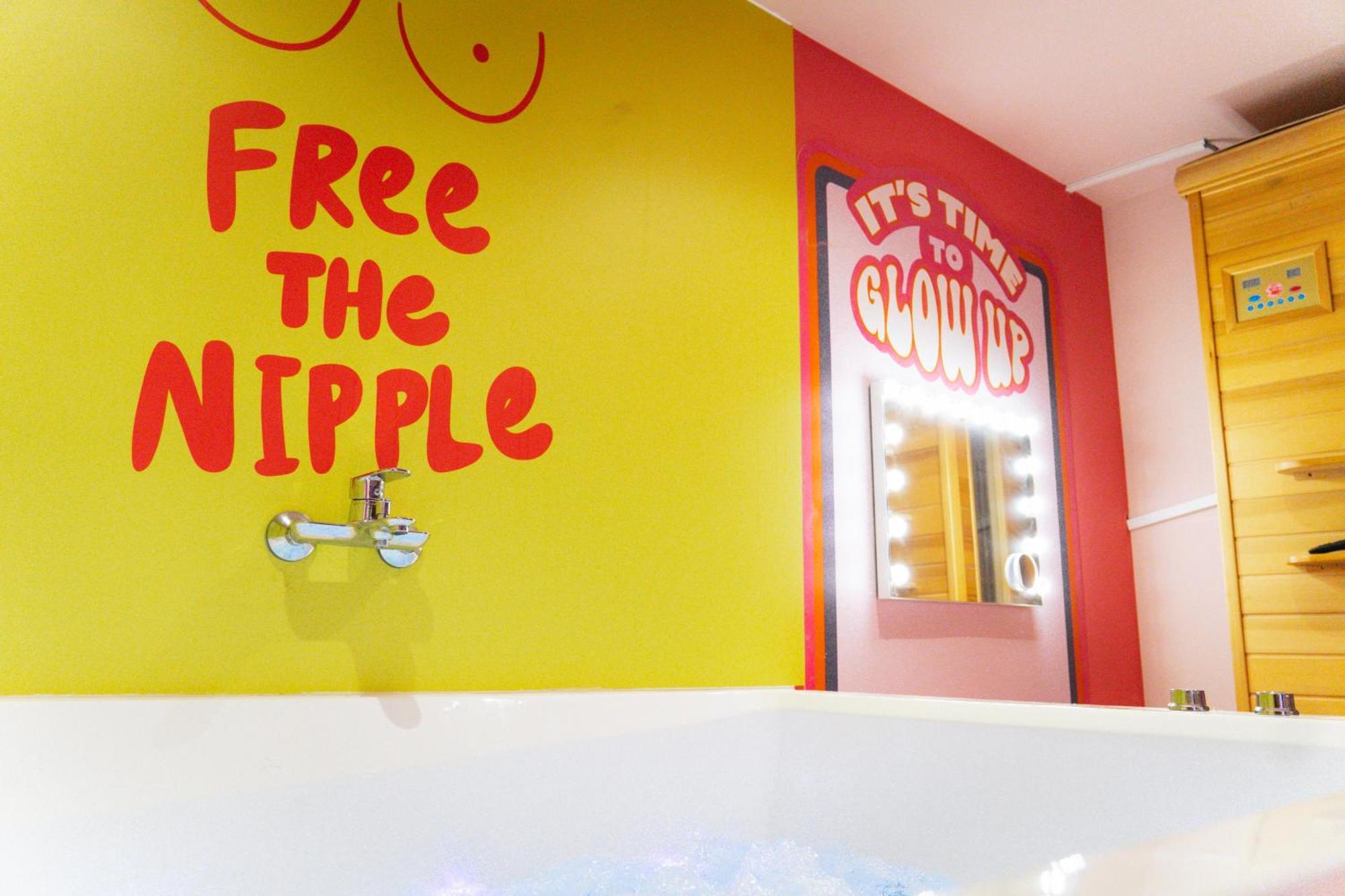 Capsule Girl Power Spa - Balneo - Sauna - Karaoke - Billard - 2 Chambres Charleroi Zewnętrze zdjęcie