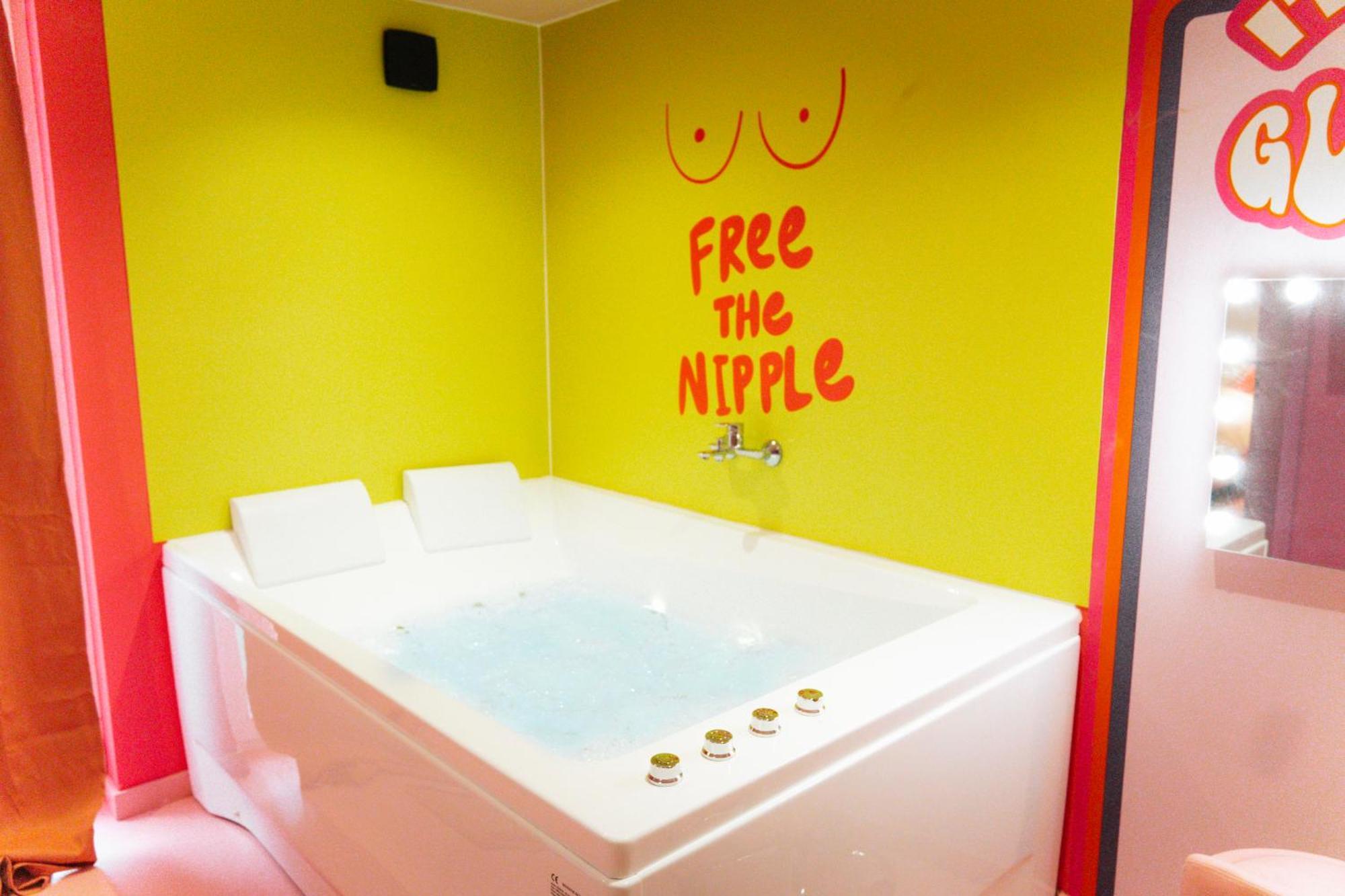 Capsule Girl Power Spa - Balneo - Sauna - Karaoke - Billard - 2 Chambres Charleroi Zewnętrze zdjęcie
