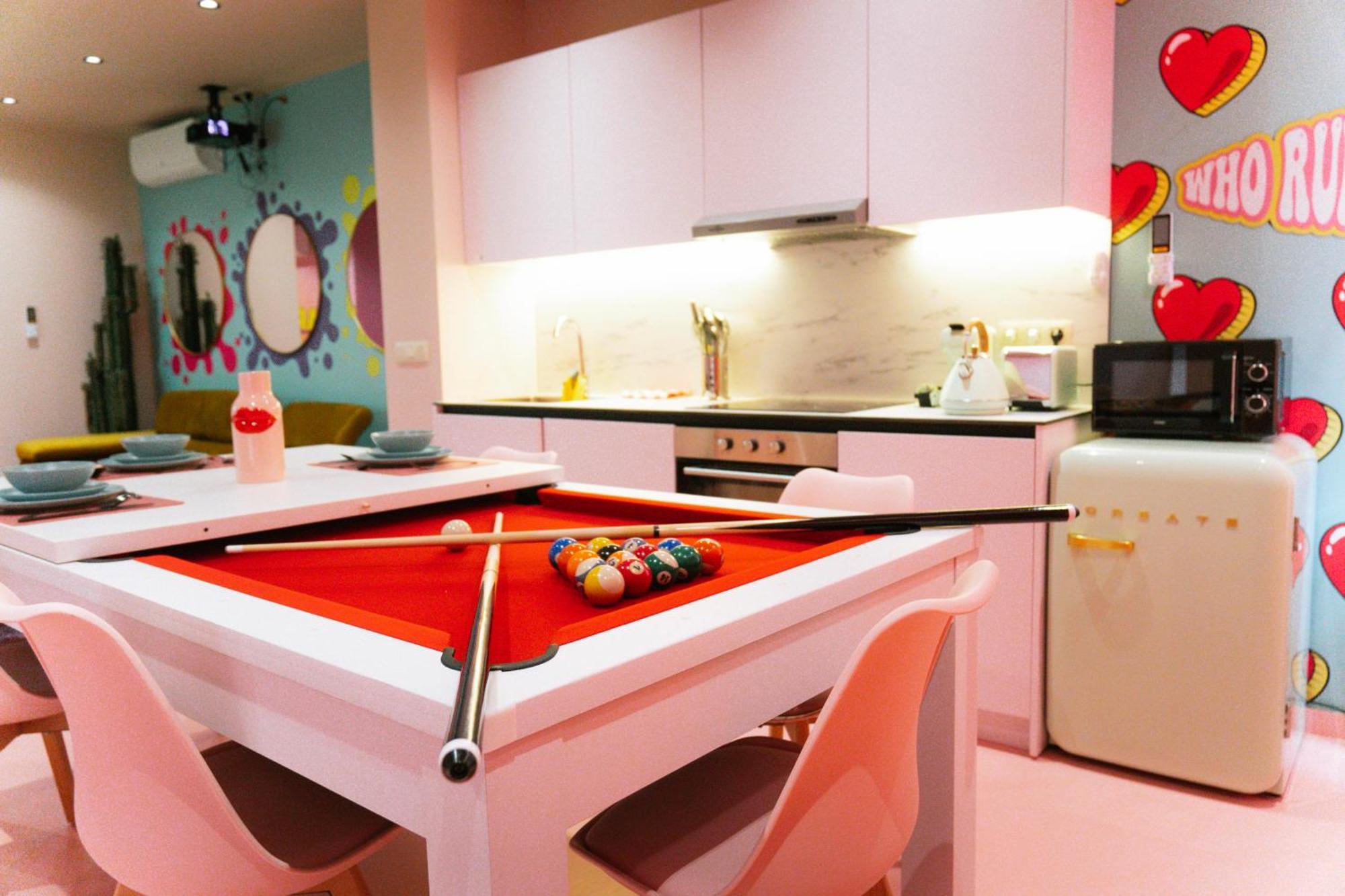 Capsule Girl Power Spa - Balneo - Sauna - Karaoke - Billard - 2 Chambres Charleroi Zewnętrze zdjęcie