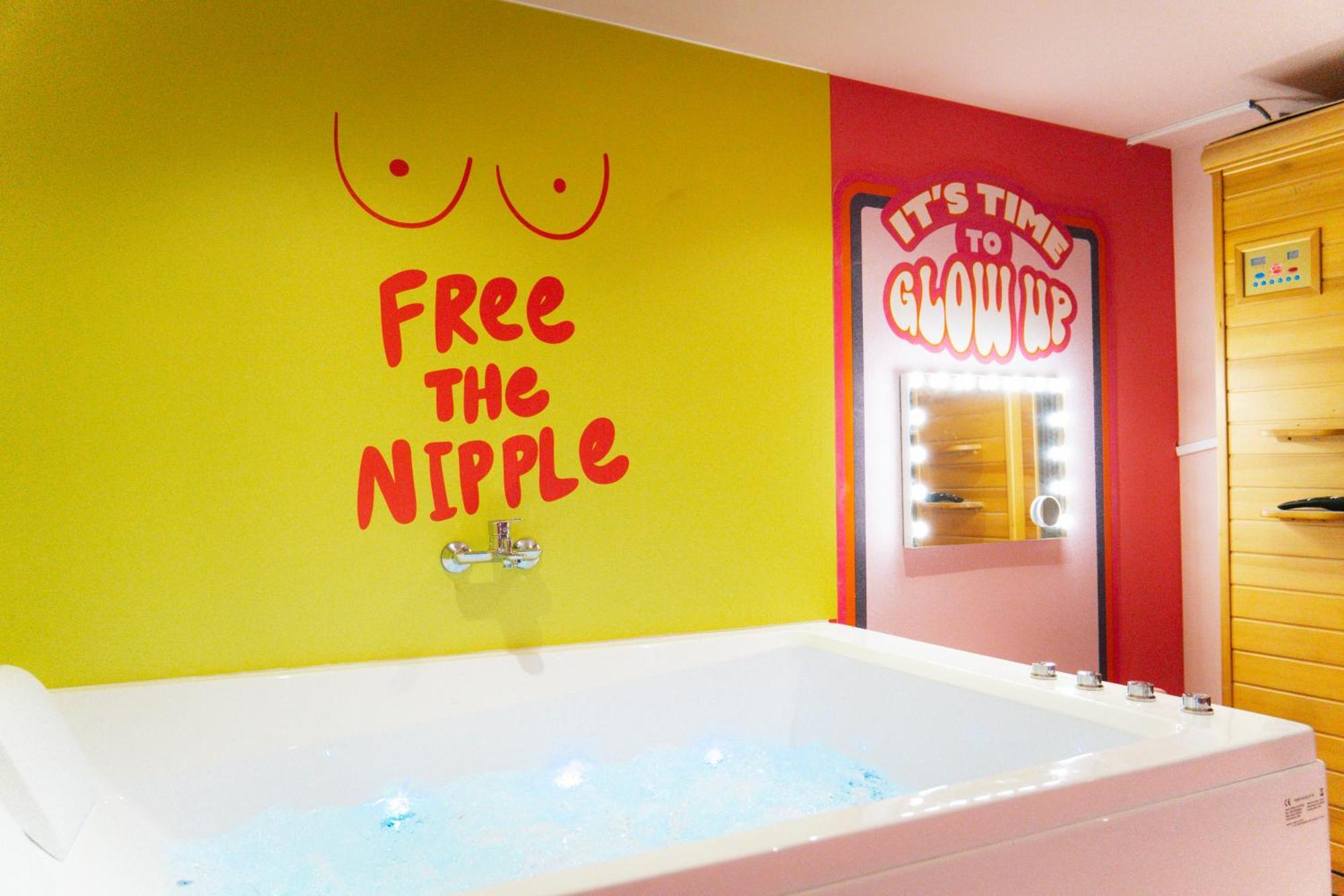Capsule Girl Power Spa - Balneo - Sauna - Karaoke - Billard - 2 Chambres Charleroi Zewnętrze zdjęcie