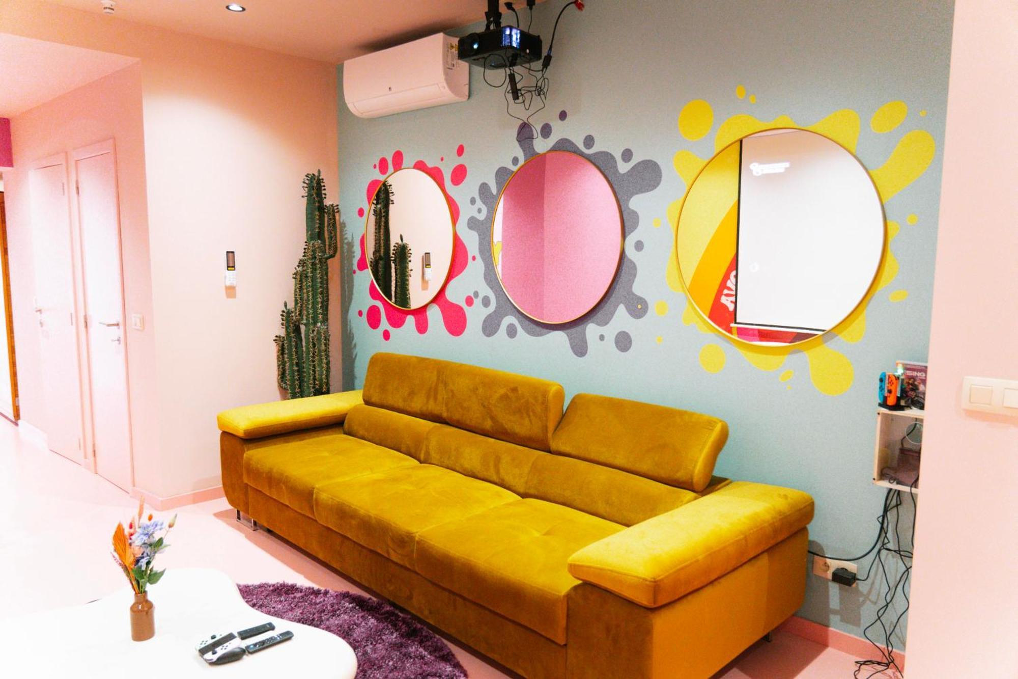 Capsule Girl Power Spa - Balneo - Sauna - Karaoke - Billard - 2 Chambres Charleroi Zewnętrze zdjęcie