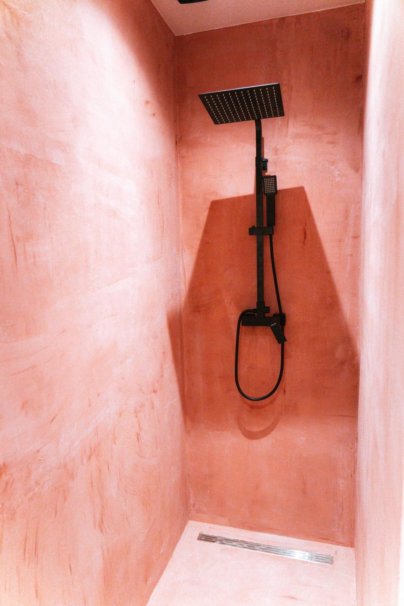 Capsule Girl Power Spa - Balneo - Sauna - Karaoke - Billard - 2 Chambres Charleroi Zewnętrze zdjęcie